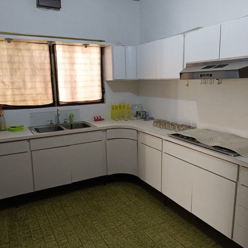 Se Vende Casa En La Calle Junin De Anaco, Con Un Amplio Terreno De 1693 Metros Cuadrados. (a.p)