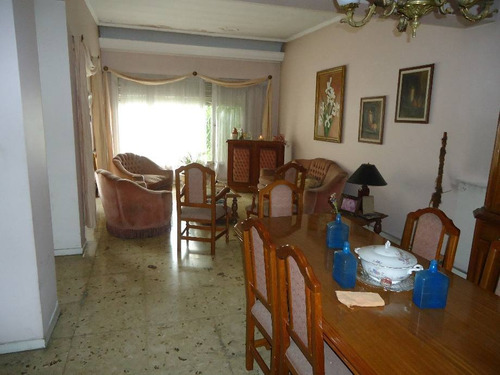 Imagen 2 de 14 de Chalet En Venta En Ituzaingo Norte