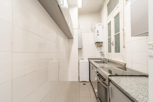 Venta Depto. De 3 Amb. En Monserrat Con Cocheras.