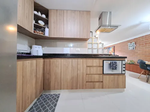 Casa En Venta En La Mota. Cod V17206