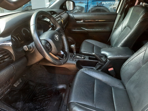 Imagen 16 de 20 de Toyota Hilux 2019 2.8 Cd Srx 177cv 4x4 At