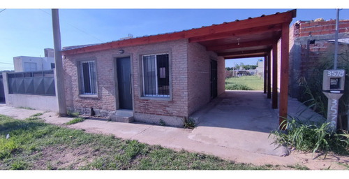 Casa De 2 Dormitorios En Complejo Habitacional Ibarlucea