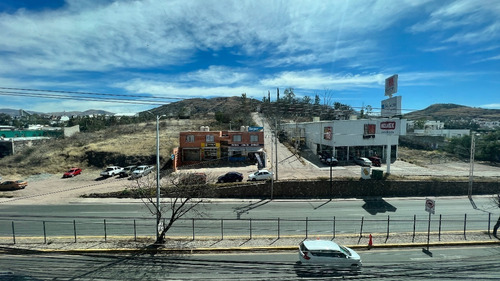 Local En Renta Boulevard Euquerio Guerrero 79 M2 Tercer Nivel