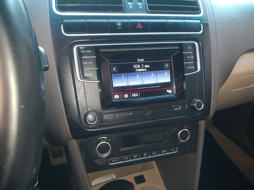 Volkswagen Vento 1.6 Highline At
