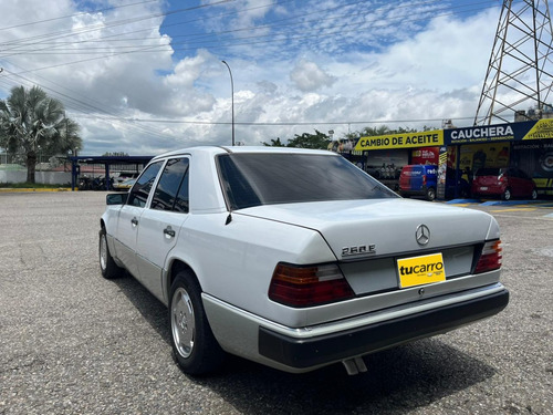 Mercedes Benz E-260