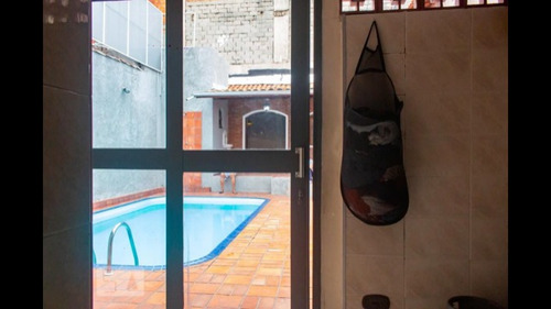 Casa À Venda Na Rua Odila Martins, Vila Salete, São Paulo - Sp - Liv-10888