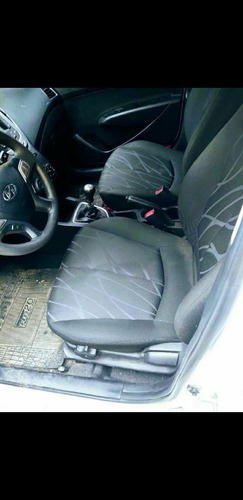 Imagem 2 de 5 de Hyundai Hb20 2015 1.0 Comfort Plus Flex 5p