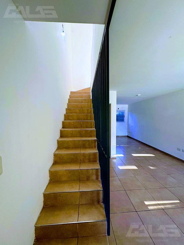 Real Oportunidad! Hermoso Duplex De 3 Ambientes Dentro De Un Muy Lindo Complejo. Bajas Expensas!