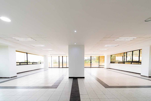 Renta Edificio Precio $300.00 M2