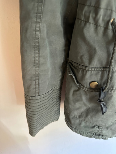 Campera C/capucha Verde Militar De Usa Talle S Forrada Piel (Usado)