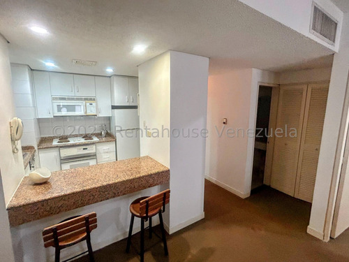 Apartamento En Alquiler En Altamira Mls #24-7408 Yf