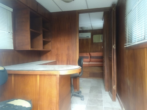 Imagen 8 de 11 de Remolque Oficina Móvil Con Dormitorio Caja Seca