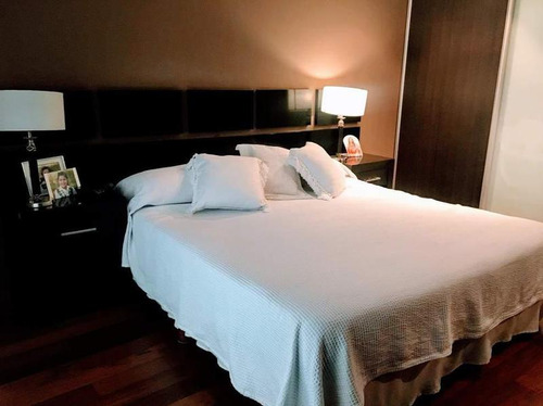Casa (uso Comercial) En Venta, Cerro De Las Rosas. En Pleno Tejeda, Zona Norte
