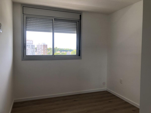 Imagen 19 de 20 de Departamento - Malvín-complejo Pilay - 1 Dorm Con Amplia Terraza Con Renta