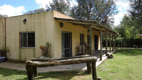 Casa En Brandsen Sobre Calle Aztecas