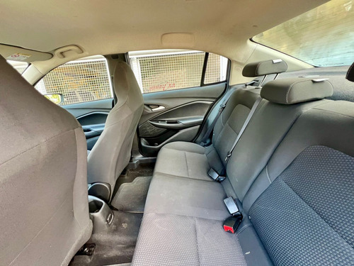 Chevrolet Onix plus 1.0 Lt 4p