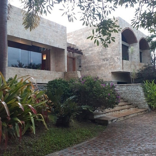 Imagen 18 de 25 de María Vende Espectacular Quinta En Hato Royal