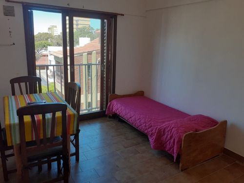 Imagen 7 de 12 de Lindo Dpto 2 Amb. Con Balcon Al Frente