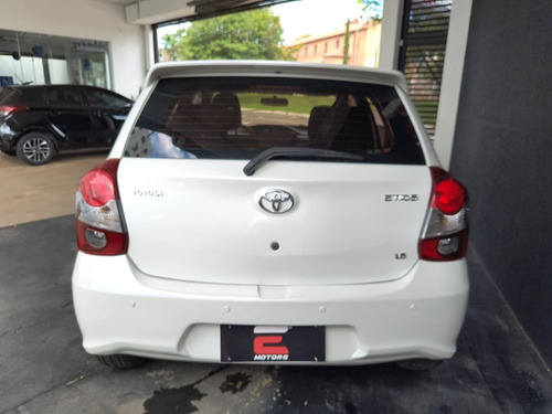 Toyota Etios X Plus 1.5 (Flex)