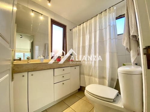 Casa En Condominio Aislada Con Gran Terreno, Imperdible!!!!