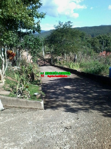 Imagem 1 de 11 de Chácara Dois Dormitórios, Lado Represa, A Venda Em Paraibuna - 899