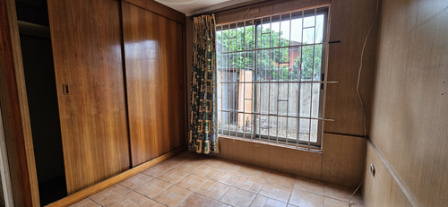 Casa Paradero 12. 3 Dormitorios, 1 Baño, Estacionamientos.