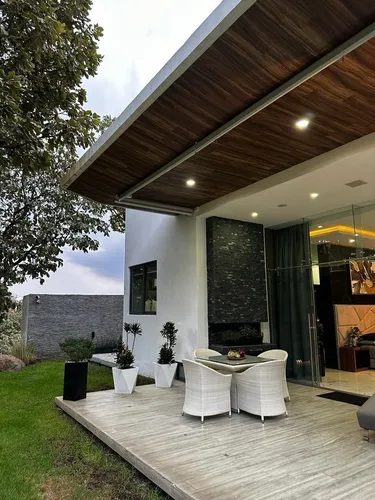 Casa De Una Planta Amueblada Con Alberca En El Palomar Lujo Sur