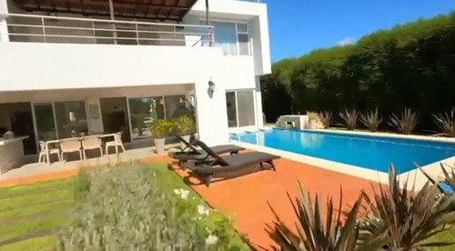 Casa En Venta 7 Amb. Al Río. El Yacht. Nordelta