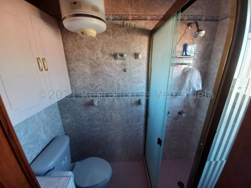 Amplia Y Moderna Casa En Venta Cabudare. Urbanizacion Chucho Briceno 23-25183 As-f