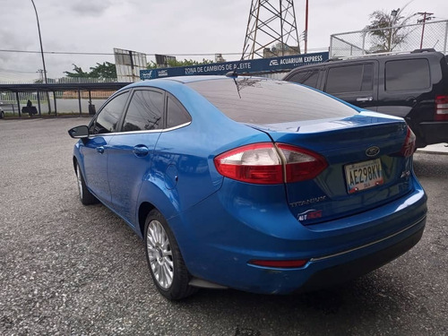 Imagen 7 de 15 de Ford Fiesta Titanium
