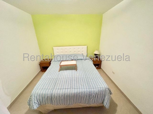 Ana Karina Molleja Vende Hermoso Apartamento En Club Hipico Las Trinitarias Barquisimeto, Lara /akm