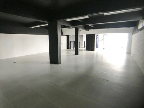 Excelente Local Comercial Sobre Avenida Principal De Colonia