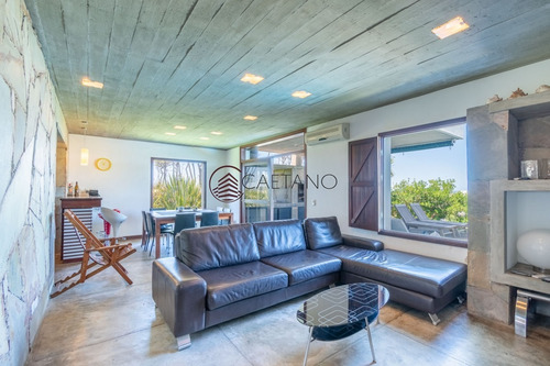 Excepcional Chalet De 2 Plantas Con Vista Al Mar!- Ref: 2245