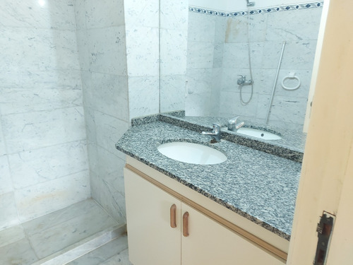 Imagen 11 de 18 de Venta Casa En Una Planta De 3 Dormitorios, Fondo Y Garaje