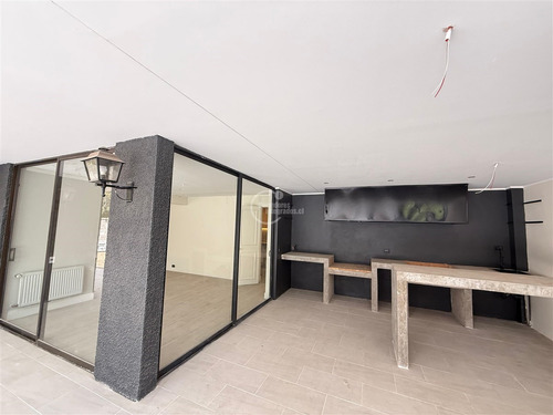 Casa En Arriendo Candelaria Goyenechea 5 Dorm + Servicio