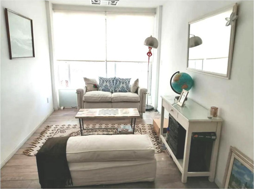 Imagen 1 de 7 de Venta De Apartamento Tres Dormitorios Palermo Montevideo