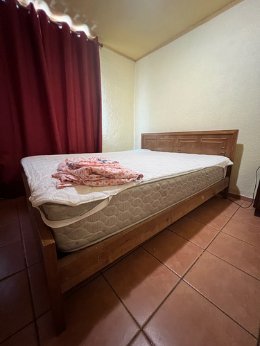 Cama Madera Incluye Colchón (Usado)