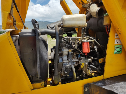 Imagen 10 de 15 de Retroexcavadora Jcb 214e 4x2 C/extensión Y Bote Frontal 4en1