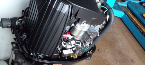Imagen 12 de 15 de Traker Cabinado 835 Suzuki 4t Lancha Traker