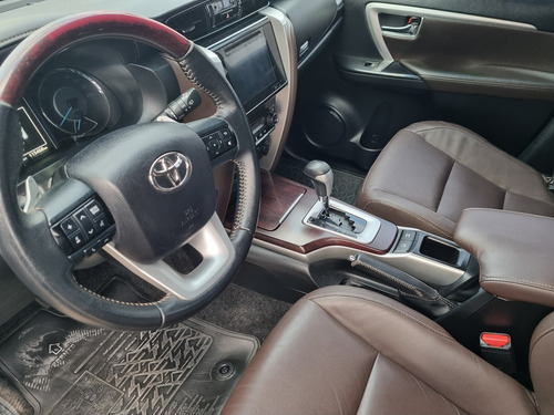 Toyota Hilux SW4 2.8 Srx 177cv 4x4 7as At