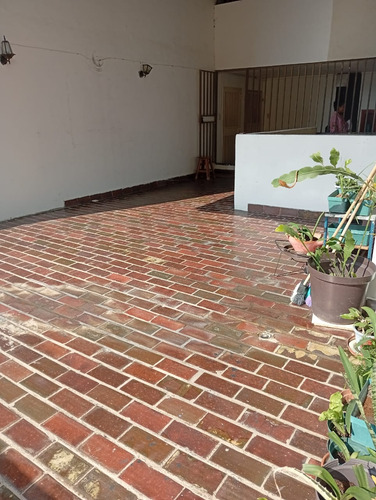 Gf Se Vende Apartamento En Res Teresa En Mañongo. Oportunida