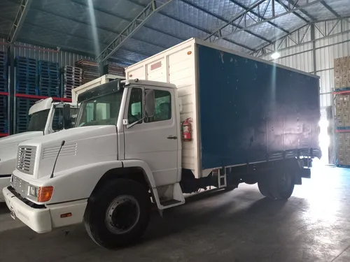 Camion Mercedes Benz 1215