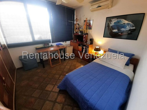 Bello Townhouse En Venta Ubicado En La Tahona 25-15574
