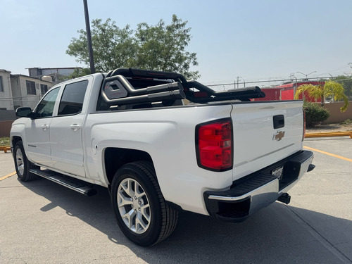 Chevrolet Silverado 1500 4x2 Doble Cab V8 5.3L.