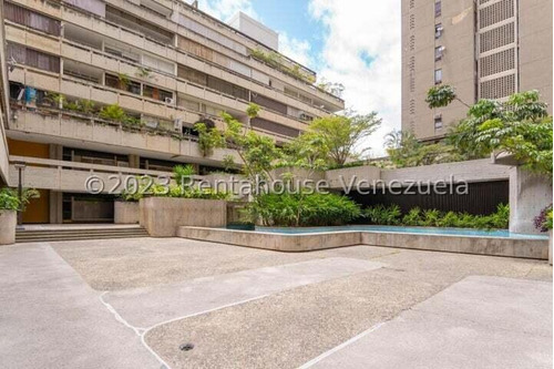 Venta De Amplio Y Lujoso Pent House En Prado Humboldt Cl Mls-24-10525