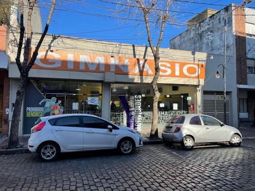Imagen 2 de 7 de Venta Local 620m2 - Constitución 1635