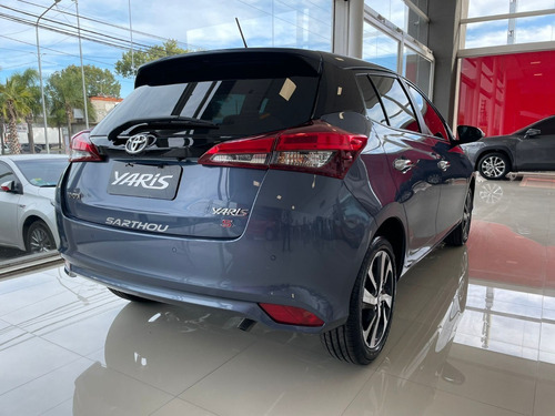 Imagen 5 de 12 de Toyota Yaris 1.5 107cv S 5p Sarthou