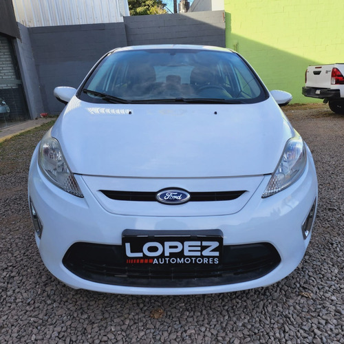 Imagen 2 de 9 de Ford Fiesta 1.6 Kd Titanium 5p 2013