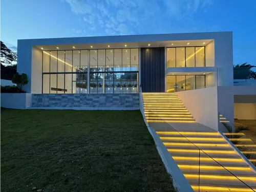 Quinta La Lagunita A Estrenar