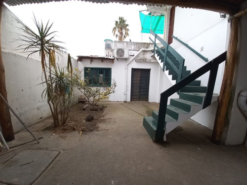 Venta De Casa Con Departamento Y Local Comercial